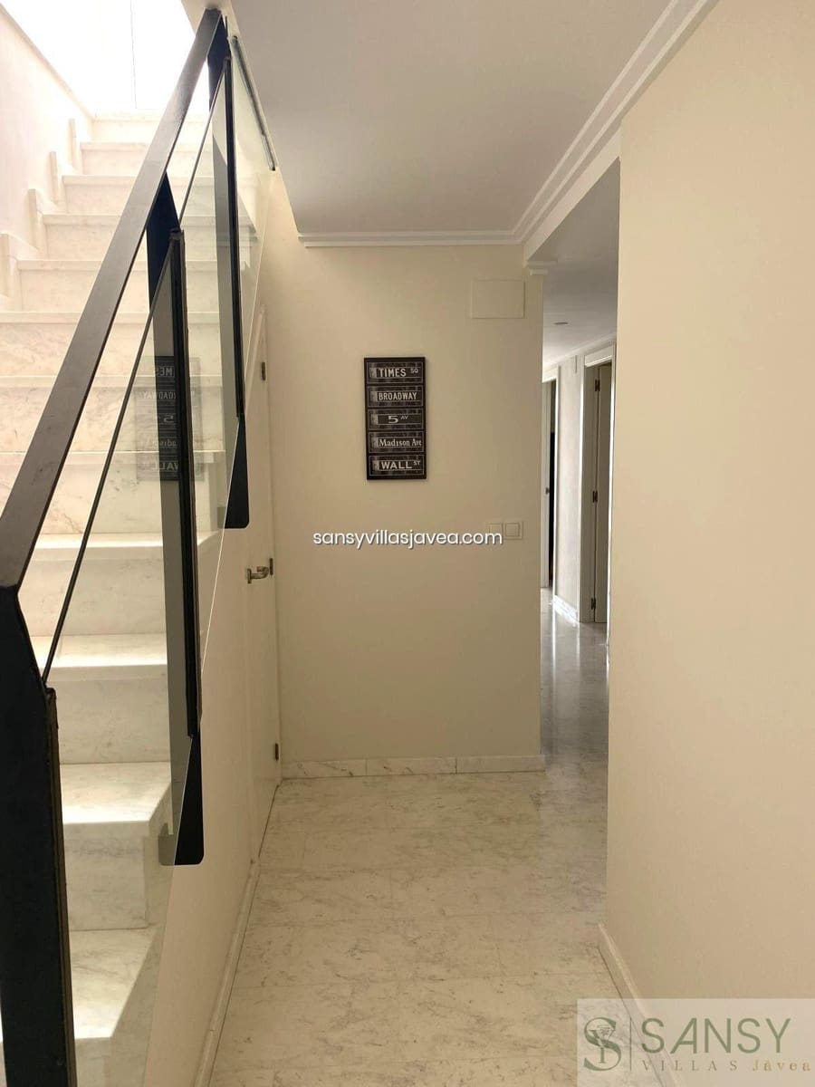 3 soveværelse Penthouse til leje i Javea / Xabia med swimmingpool - € 1.700 (Ref: 8740992)