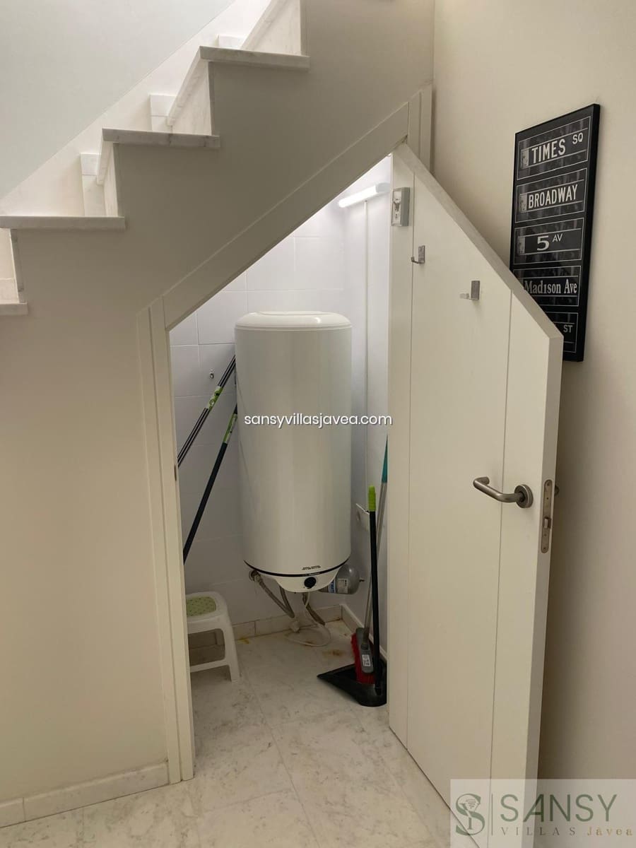 3 soveværelse Penthouse til leje i Javea / Xabia med swimmingpool - € 1.700 (Ref: 8740992)