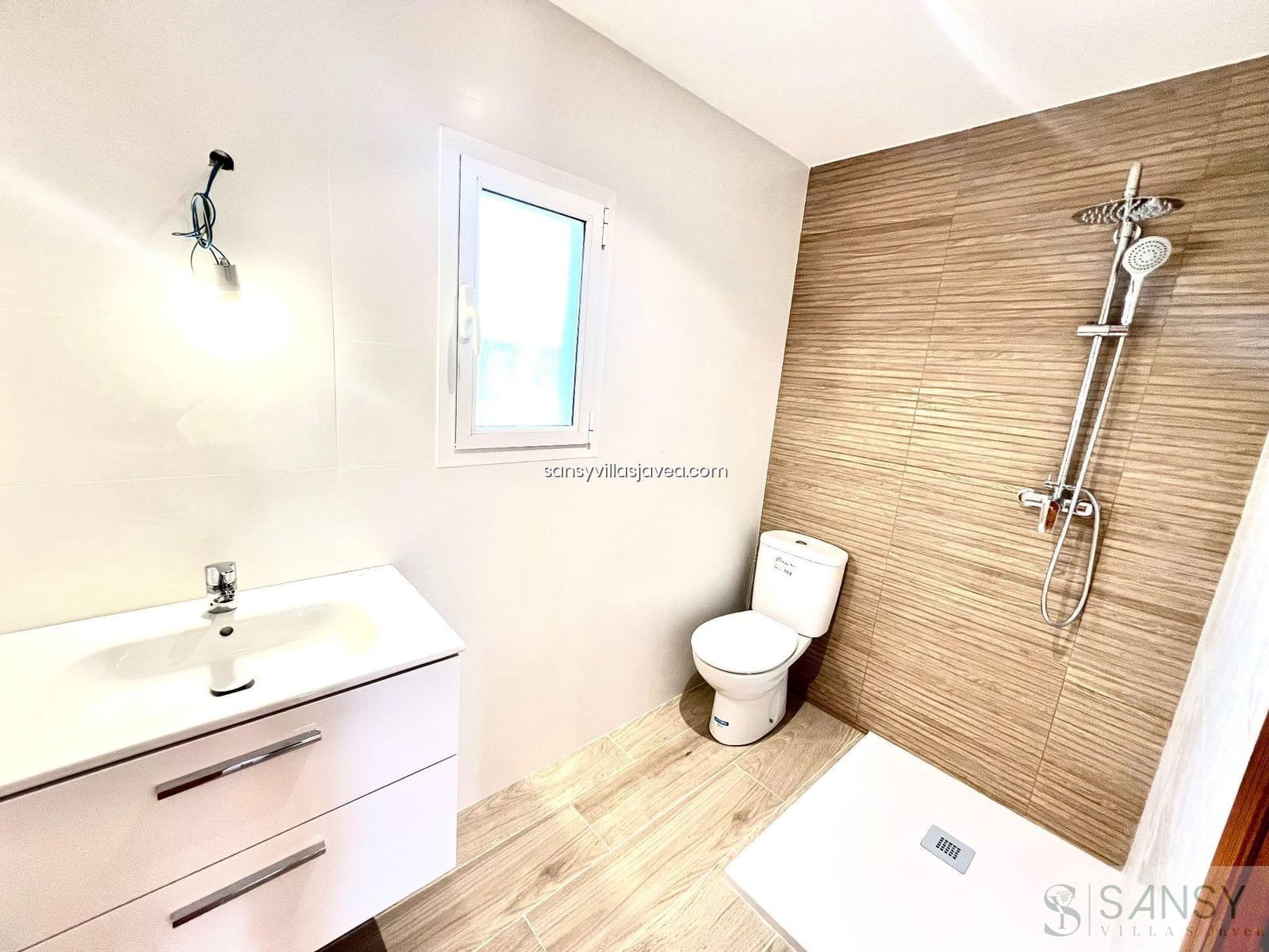 4 soverom Villa til salgs i Arenal - € 549 000 (Ref: 8805748)