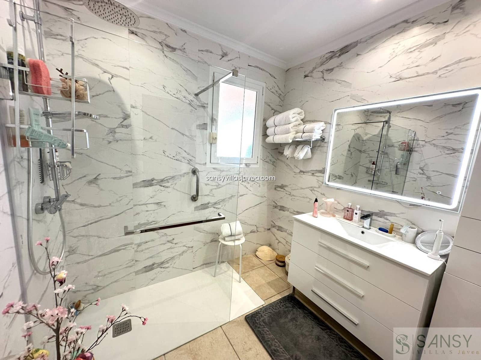 6 makuuhuone Huvila myytävänä paikassa Javea / Xabia mukana 
autotalli - 1 499 000 € (Ref: 8857091)