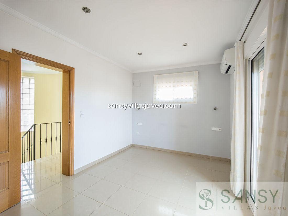 5 makuuhuone Huvila myytävänä paikassa Denia mukana 
autotalli - 795 000 € (Ref: 8860271)