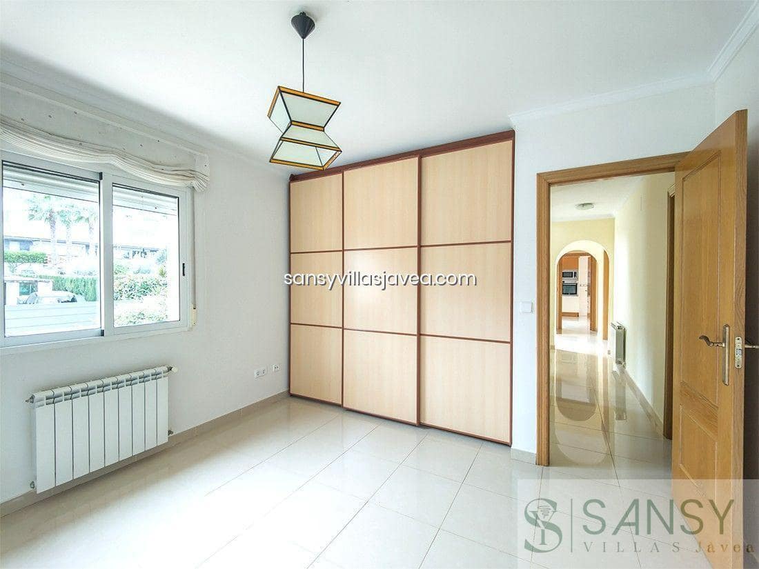 5 makuuhuone Huvila myytävänä paikassa Denia mukana 
autotalli - 795 000 € (Ref: 8860271)