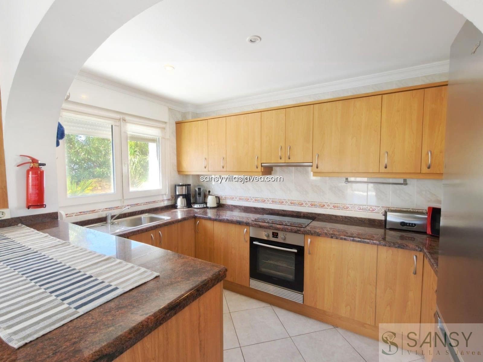 3 makuuhuone Huvila myytävänä paikassa Calpe / Calp mukana 
autotalli - 750 000 € (Ref: 8910899)