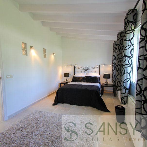 4 soverom Villa til salgs i Calpe / Calp med svømmebasseng garasje - € 2 500 000 (Ref: 9027828)