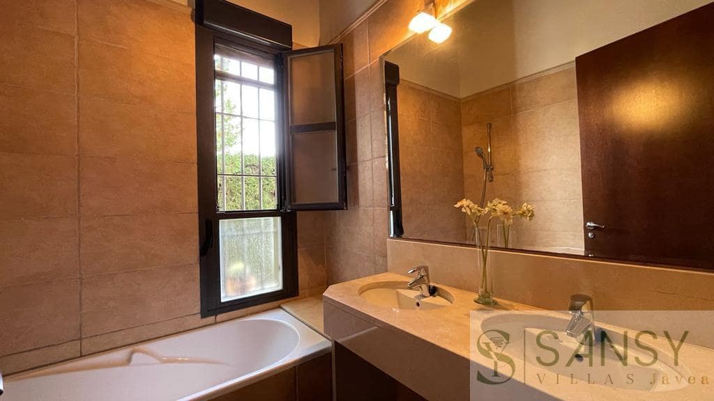 5 soveværelse Villa til salg i Javea / Xabia med swimmingpool garage - € 1.075.000 (Ref: 9027846)