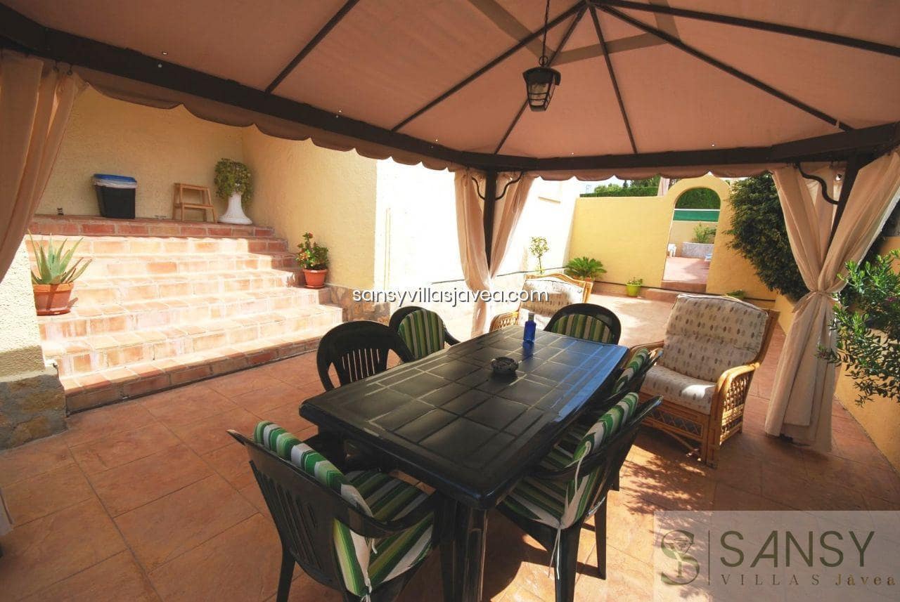 3 soveværelse Villa til leje i Javea / Xabia med swimmingpool garage - € 1.500 (Ref: 9028007)