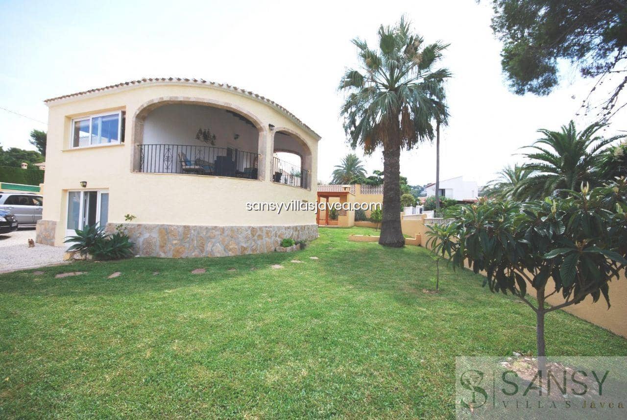 3 soveværelse Villa til leje i Javea / Xabia med swimmingpool garage - € 1.500 (Ref: 9028007)