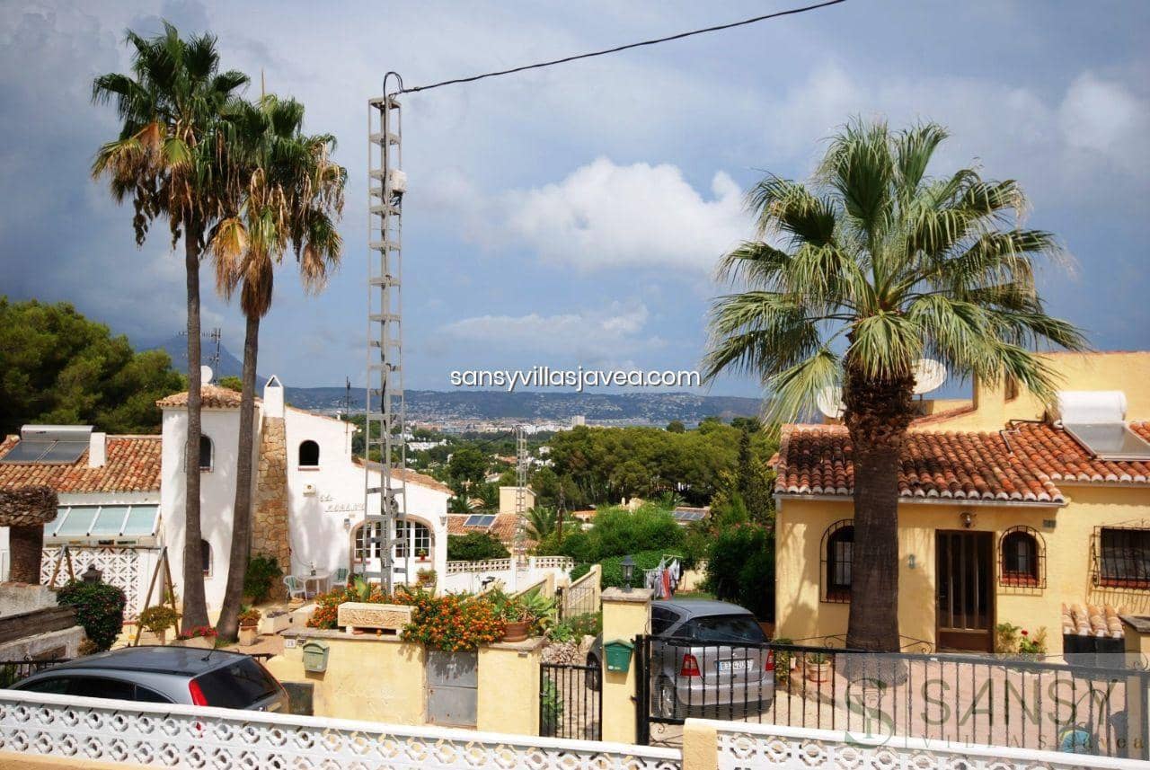 3 soveværelse Villa til leje i Javea / Xabia med swimmingpool garage - € 1.500 (Ref: 9028007)