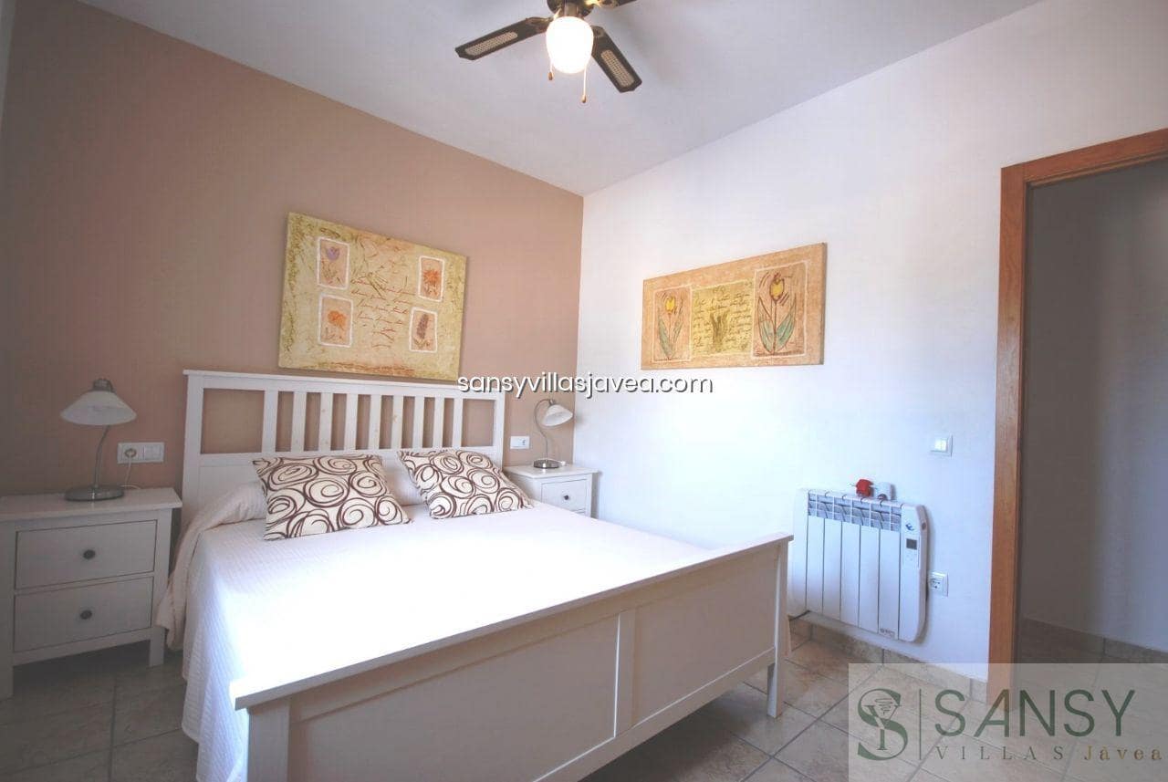 3 soveværelse Villa til leje i Javea / Xabia med swimmingpool garage - € 1.500 (Ref: 9028007)