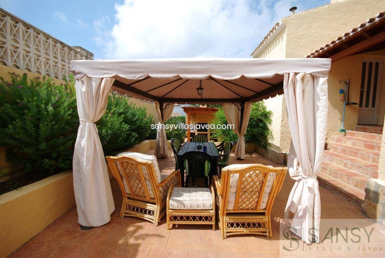 3 soveværelse Villa til leje i Javea / Xabia med swimmingpool garage - € 1.500 (Ref: 9028007)