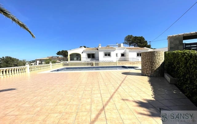 5 bedroom Villa for sale in La Granadella  - Costa Nova, Javea / Xàbia with garage - € 1,150,000 (Ref: 9036452)