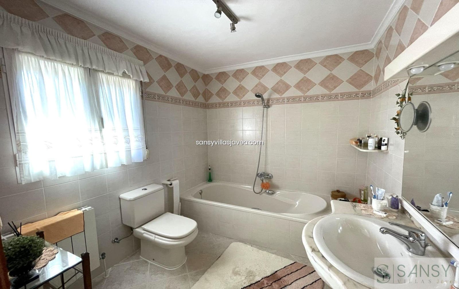 5 bedroom Villa for sale in Javea / Xabia with garage - € 1,150,000 (Ref: 9036452)