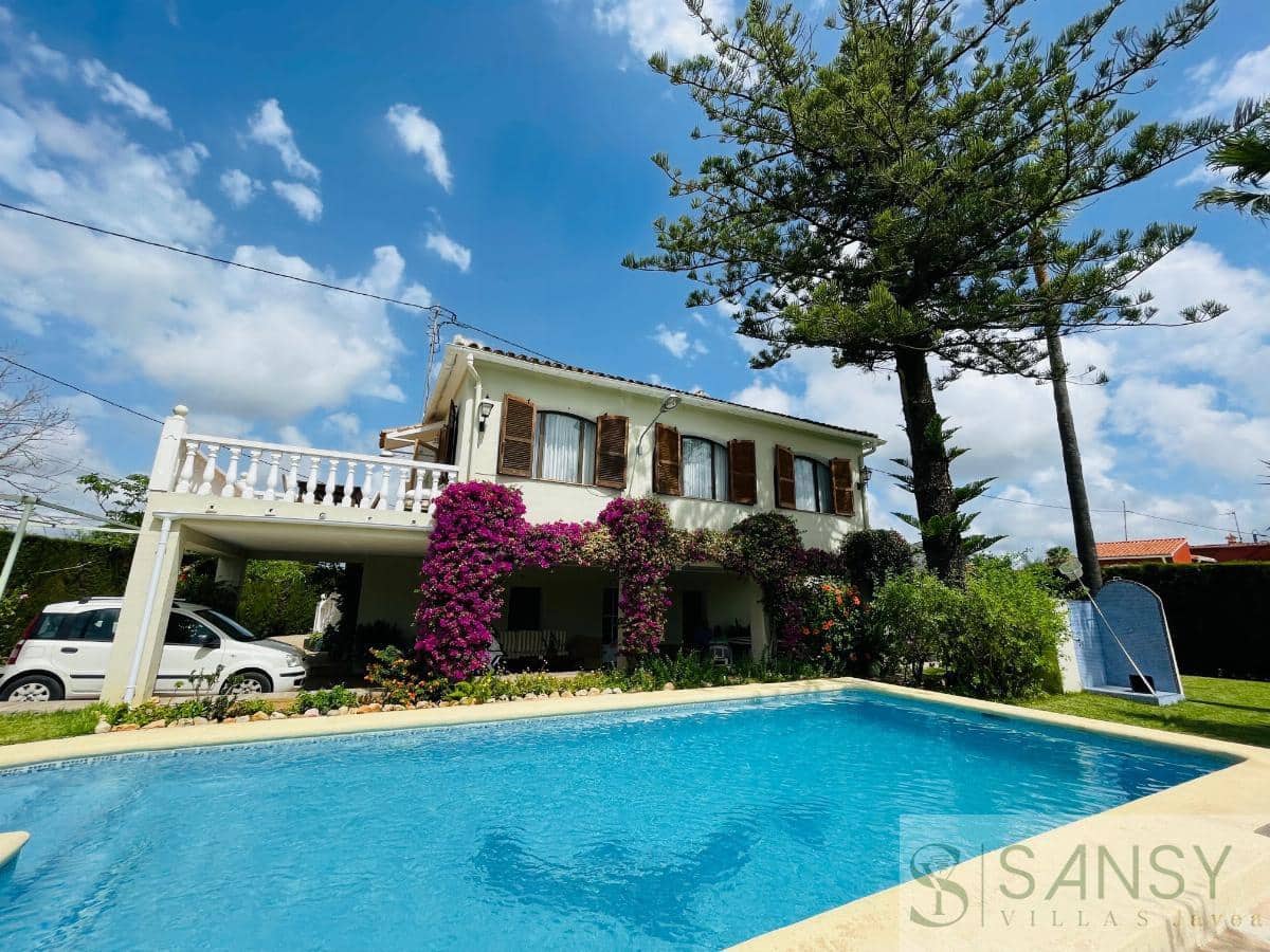 7 slaapkamer Villa te koop in Pedreguer - € 580.000 (Ref: 9041845)