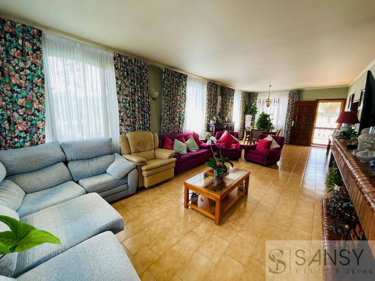 7 slaapkamer Villa te koop in Pedreguer - € 580.000 (Ref: 9041845)