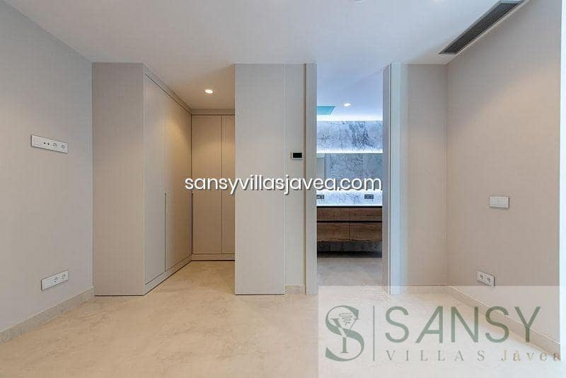 4 bedroom Apartment for sale in Benidorm - € 1,650,000 (Ref: 9041855)