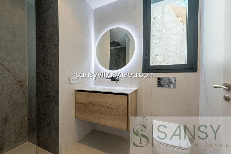 4 bedroom Apartment for sale in Benidorm - € 1,650,000 (Ref: 9041855)