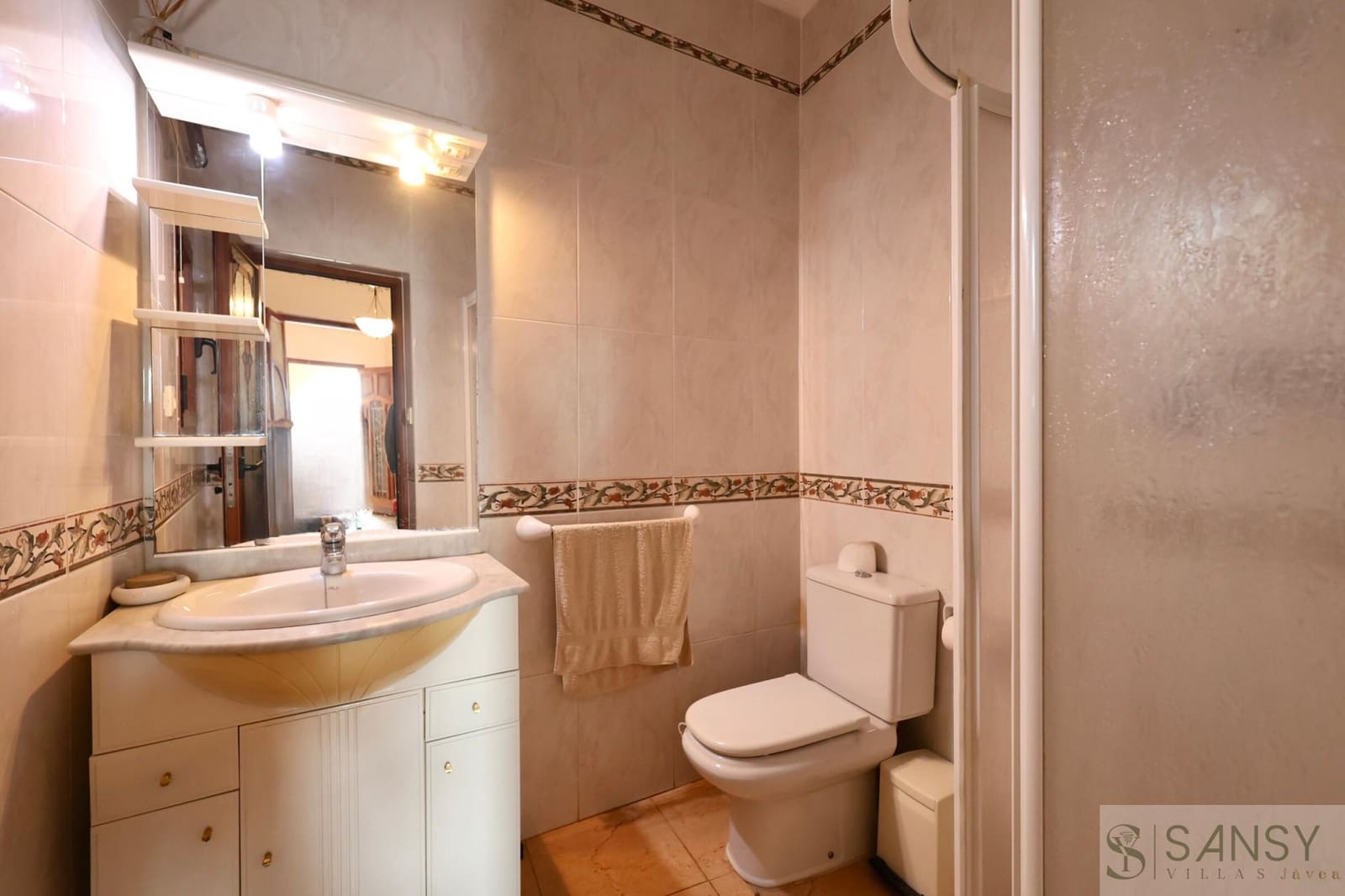 7 sovrum Villa till salu i Javea / Xabia med pool garage - 750 000 € (Ref: 9043851)