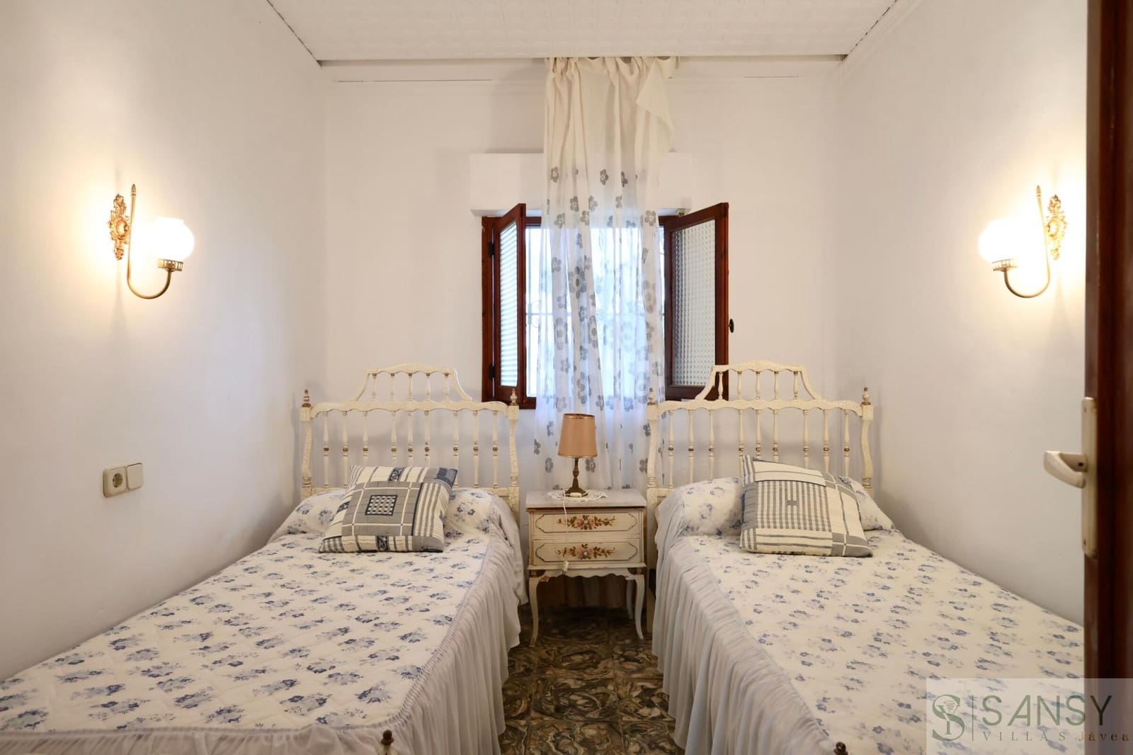 7 sovrum Villa till salu i Javea / Xabia med pool garage - 750 000 € (Ref: 9043851)