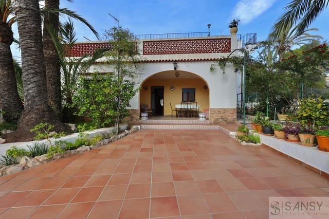 7 chambre Villa/Maison à vendre à Centro ciudad, Javea / Xàbia avec piscine garage - 750 000 € (Ref: 9043851)