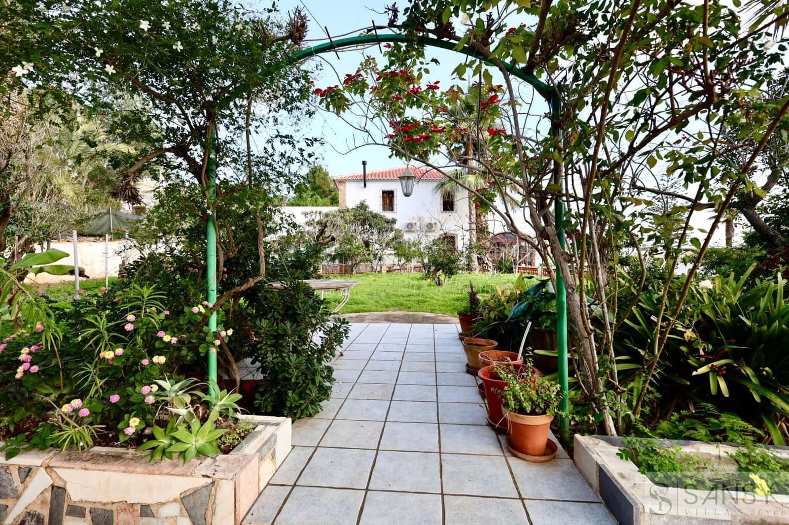 7 sovrum Villa till salu i Javea / Xabia med pool garage - 750 000 € (Ref: 9043851)