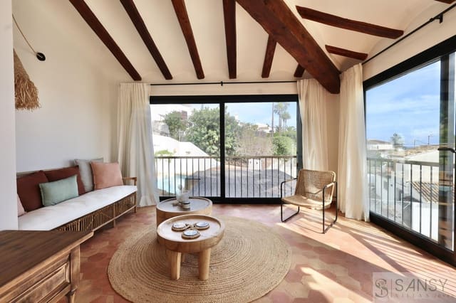 Chalet de 4 habitaciones en Centro ciudad, Javea / Xàbia en venta con piscina - 1.295.000 € (Ref: 9043852)