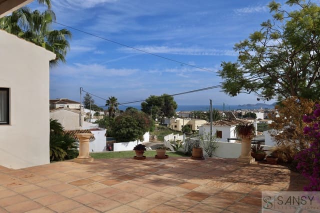 Chalet de 4 habitaciones en Centro ciudad, Javea / Xàbia en venta con piscina - 1.295.000 € (Ref: 9043852)