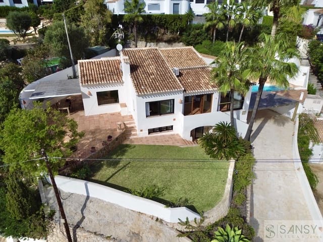 Chalet de 4 habitaciones en Centro ciudad, Javea / Xàbia en venta con piscina - 1.295.000 € (Ref: 9043852)