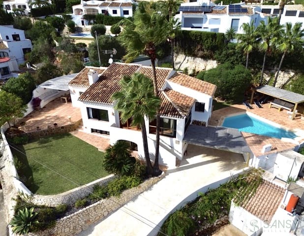 Chalet de 4 habitaciones en Centro ciudad, Javea / Xàbia en venta con piscina - 1.295.000 € (Ref: 9043852)