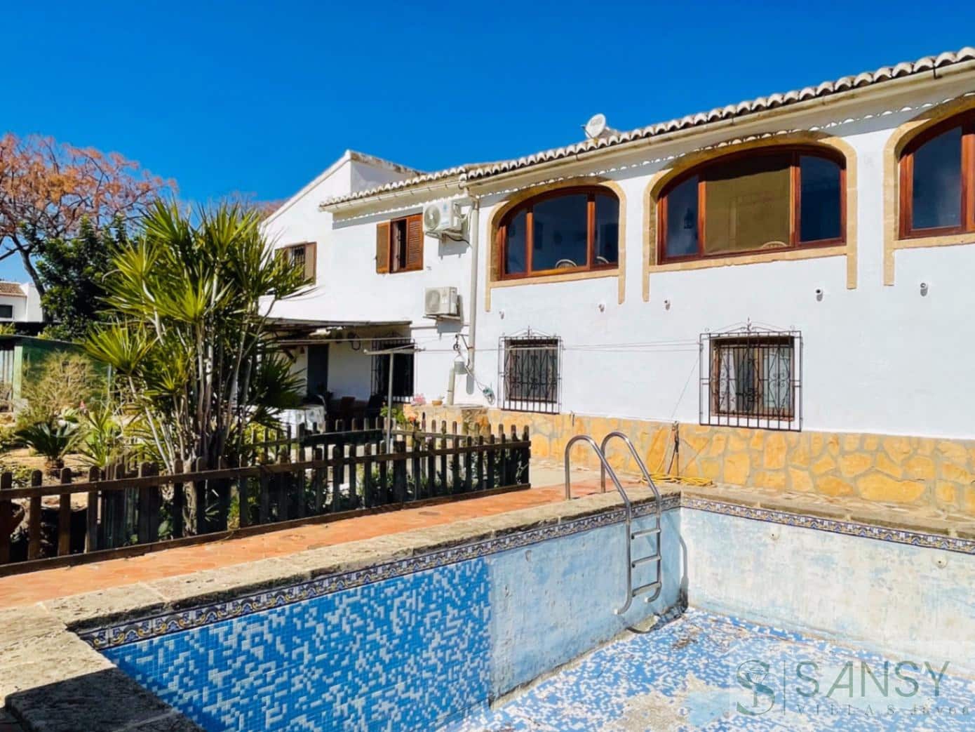 8 soveværelse Villa til salg i Javea / Xabia med swimmingpool garage - € 930.000 (Ref: 9043864)