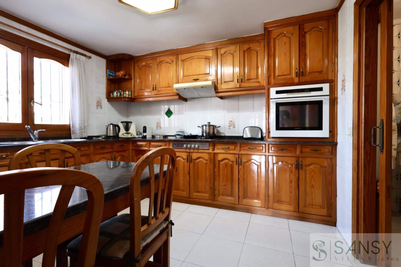 8 soveværelse Villa til salg i Javea / Xabia med swimmingpool garage - € 930.000 (Ref: 9043864)