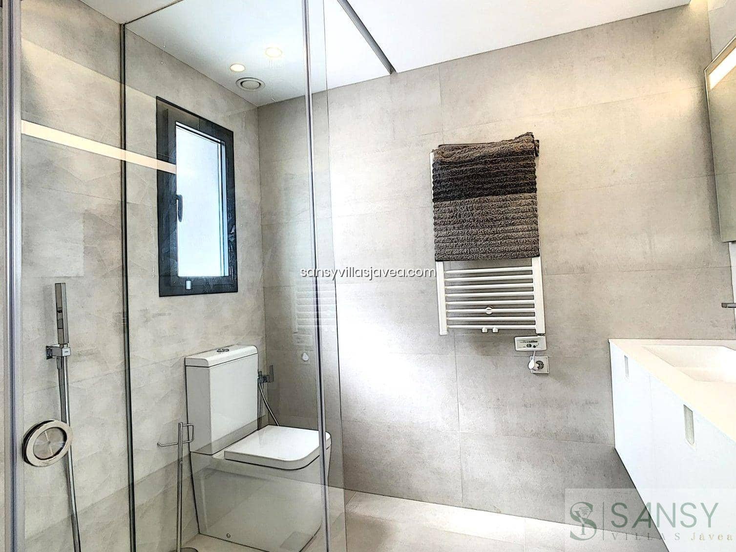 4 bedroom Villa for sale in Cumbre del Sol - € 1,185,000 (Ref: 9043880)