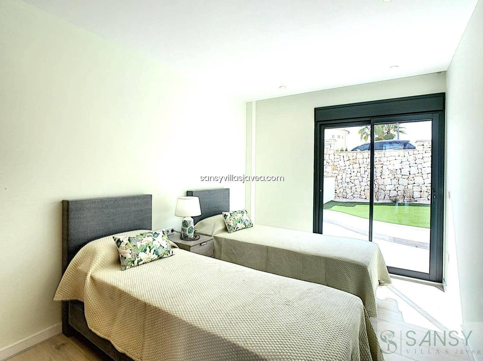 4 bedroom Villa for sale in Cumbre del Sol - € 1,185,000 (Ref: 9043880)