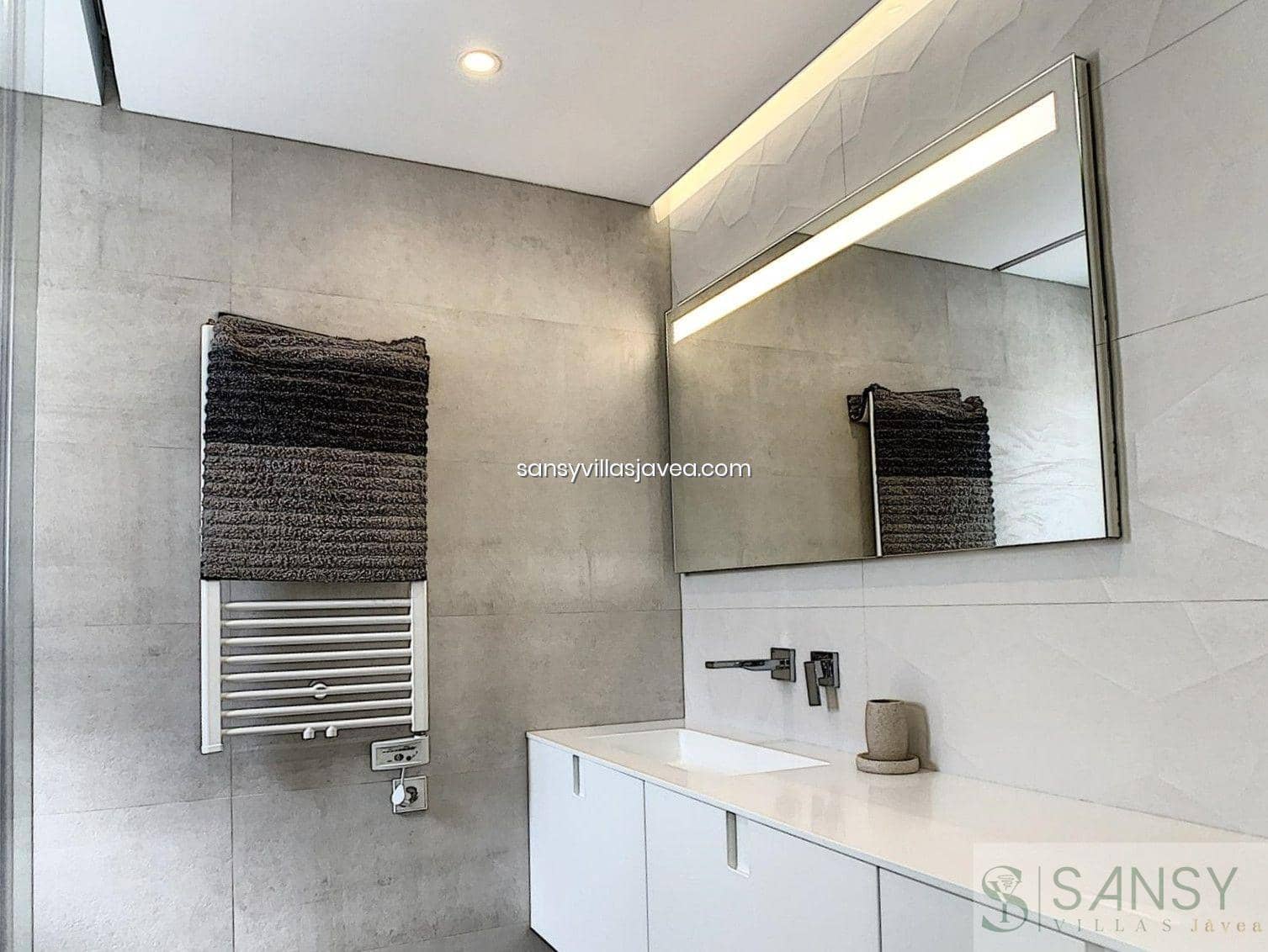 4 bedroom Villa for sale in Cumbre del Sol - € 1,185,000 (Ref: 9043880)