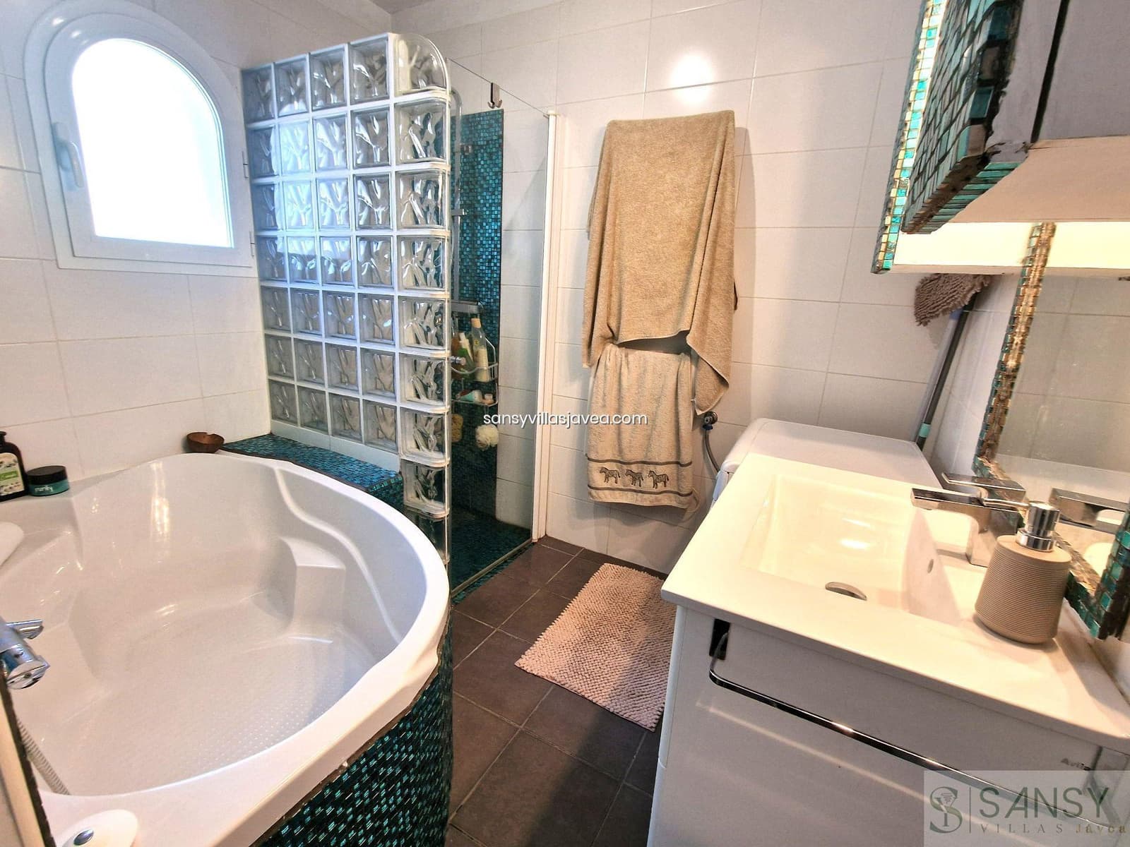 4 soveværelse Villa til salg i Javea / Xabia med garage - € 525.000 (Ref: 9043891)