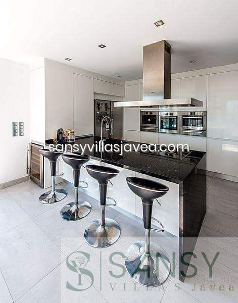 4 sovrum Villa till salu i Calpe / Calp med garage - 1 890 000 € (Ref: 9043893)