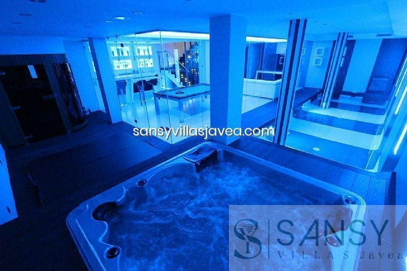 4 sovrum Villa till salu i Calpe / Calp med garage - 1 890 000 € (Ref: 9043893)