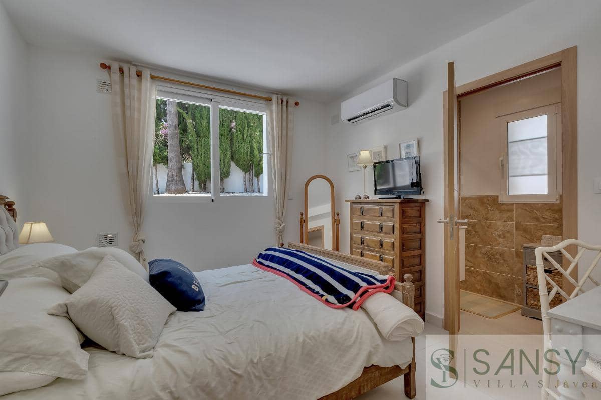 5 soveværelse Villa til salg i Javea / Xabia med swimmingpool - € 895.000 (Ref: 9068381)