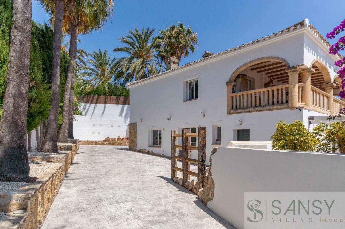 5 soveværelse Villa til salg i Javea / Xabia med swimmingpool - € 895.000 (Ref: 9068381)