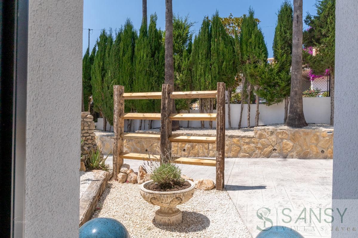 5 soveværelse Villa til salg i Javea / Xabia med swimmingpool - € 895.000 (Ref: 9068381)