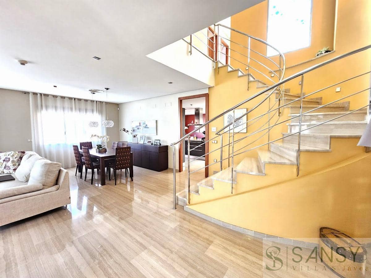 4 soveværelse Byhus til salg i Gandia med garage - € 340.000 (Ref: 9068382)