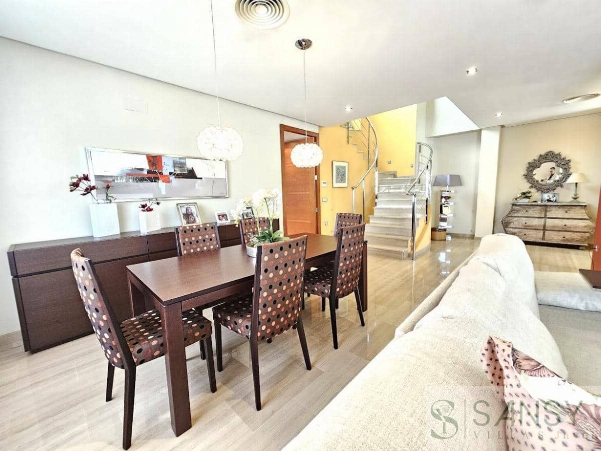 4 soveværelse Byhus til salg i Gandia med garage - € 340.000 (Ref: 9068382)