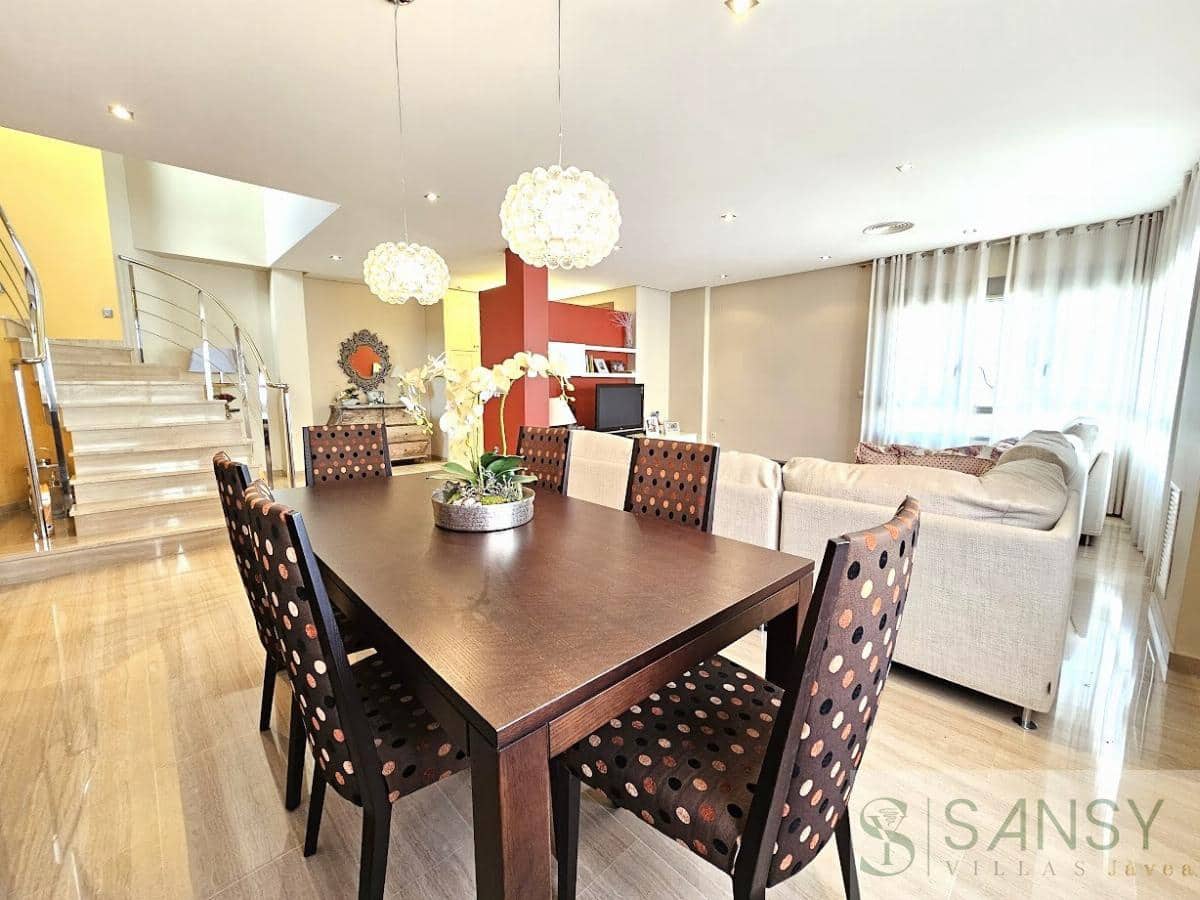 4 soveværelse Byhus til salg i Gandia med garage - € 340.000 (Ref: 9068382)