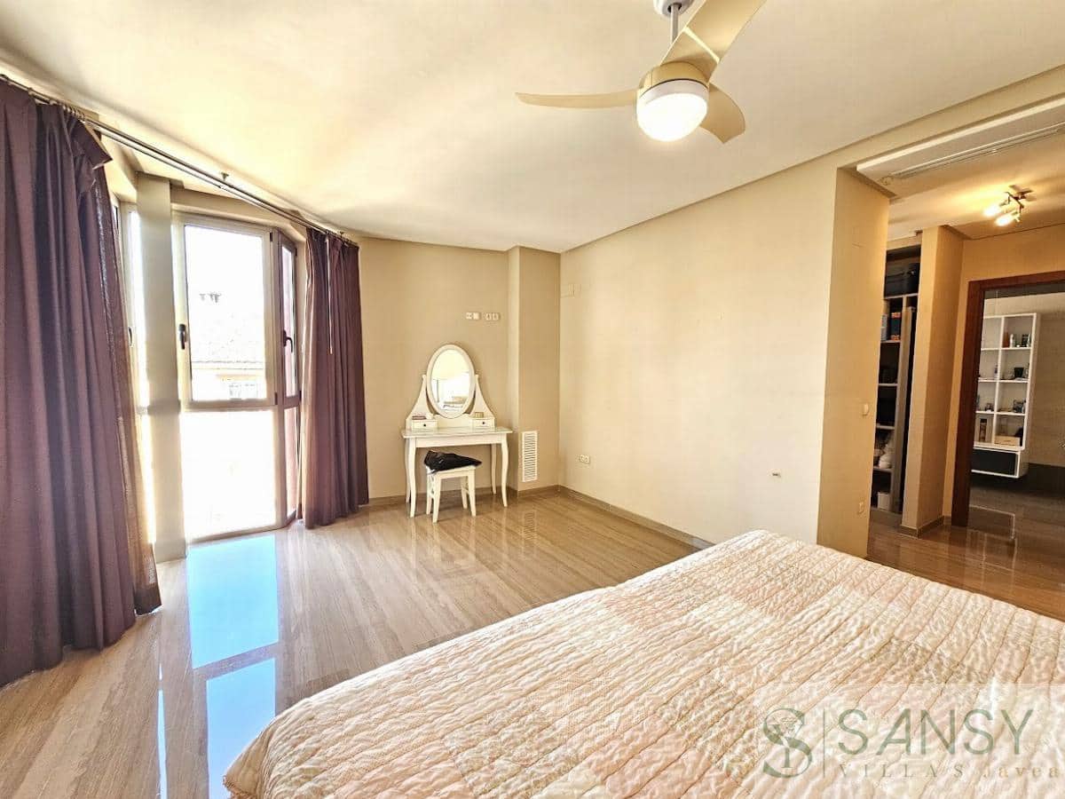 4 soveværelse Byhus til salg i Gandia med garage - € 340.000 (Ref: 9068382)