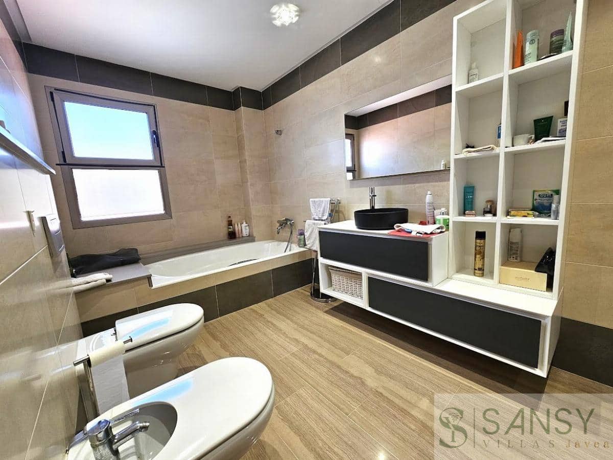 4 soveværelse Byhus til salg i Gandia med garage - € 340.000 (Ref: 9068382)