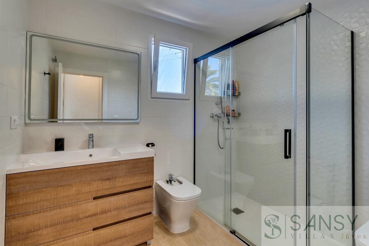 4 soveværelse Bungalow til salg i Javea / Xabia med swimmingpool garage - € 649.000 (Ref: 9094843)