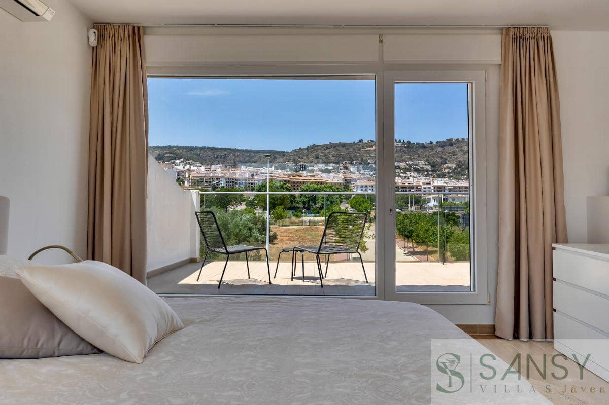 4 soveværelse Bungalow til salg i Javea / Xabia med swimmingpool garage - € 649.000 (Ref: 9094843)