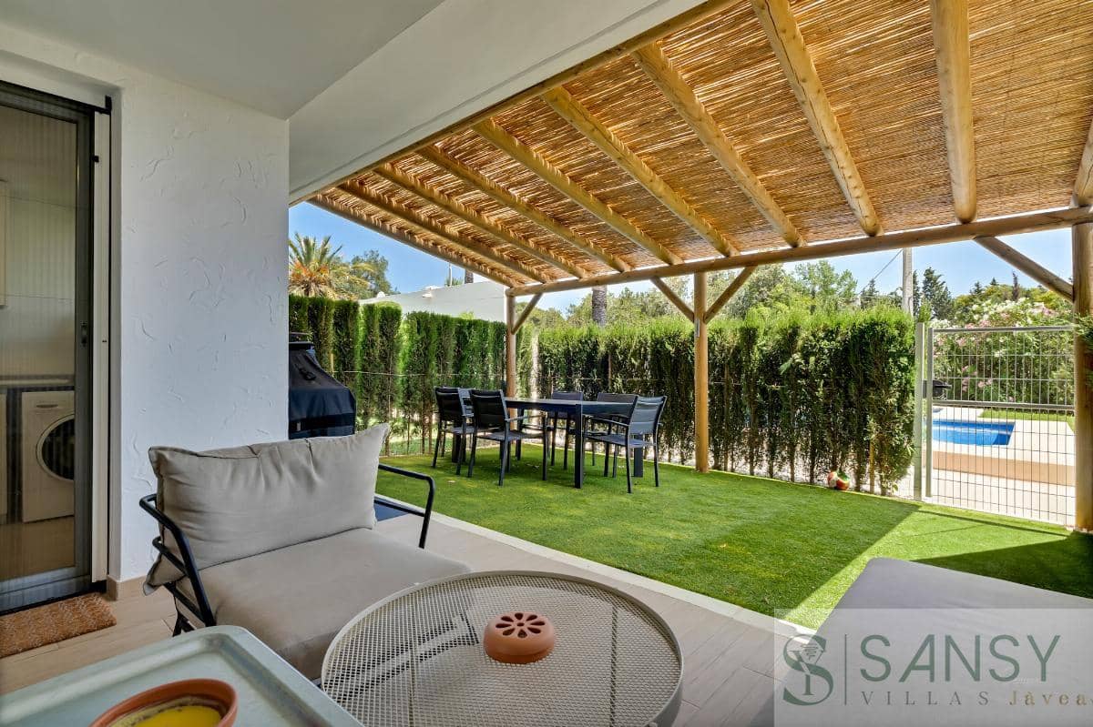 4 soveværelse Bungalow til salg i Javea / Xabia med swimmingpool garage - € 649.000 (Ref: 9094843)