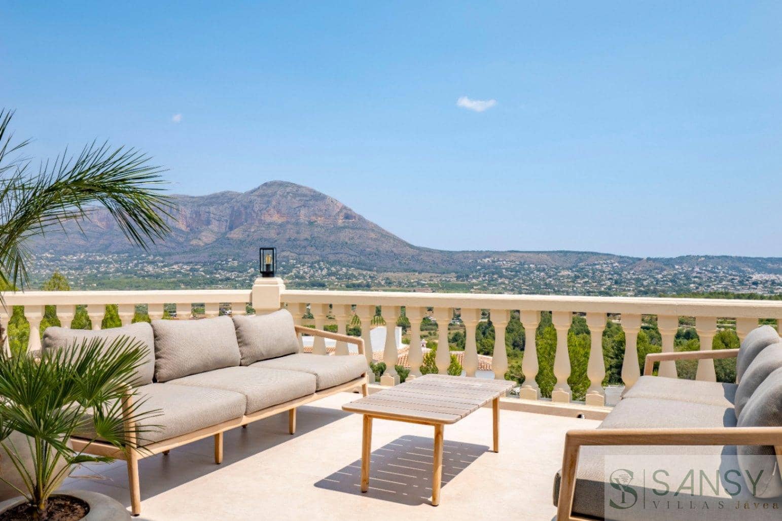 9 soveværelse Villa til salg i Javea / Xabia med swimmingpool garage - € 3.950.000 (Ref: 9111694)