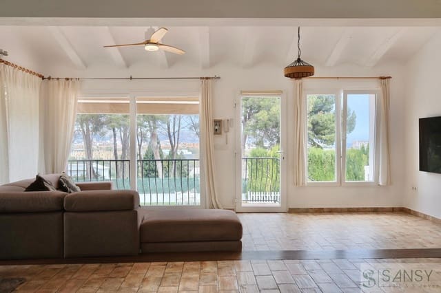 4 quarto Moradia para venda em Centro ciudad, Javea / Xàbia com piscina garagem - 675 000 € (Ref: 9118444)