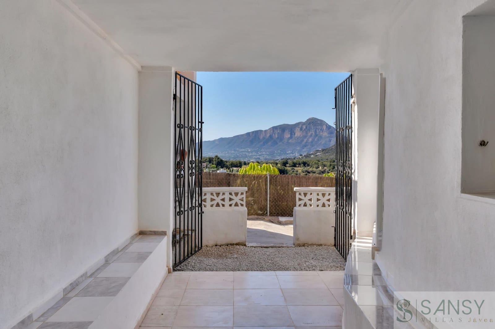 4 makuuhuone Huvila myytävänä paikassa Javea / Xabia mukana uima-altaan 
autotalli - 890 000 € (Ref: 9118445)